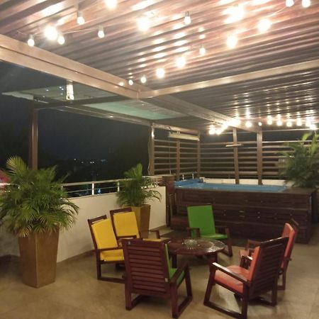 Hotel Ucla Center Βαγιεντουπάρ Εξωτερικό φωτογραφία