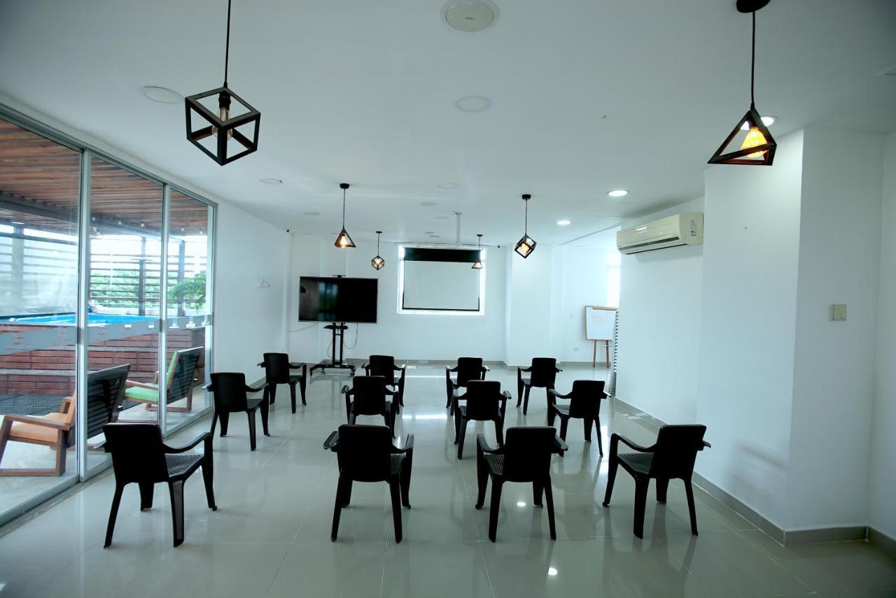 Hotel Ucla Center Βαγιεντουπάρ Εξωτερικό φωτογραφία