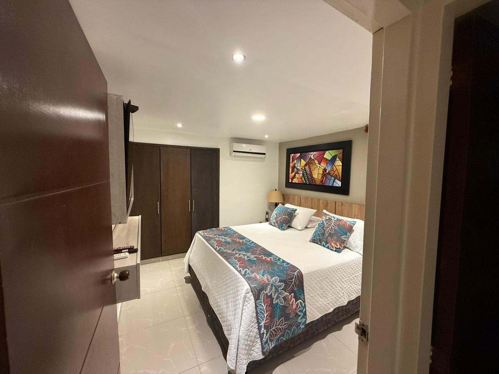 Hotel Ucla Center Βαγιεντουπάρ Εξωτερικό φωτογραφία