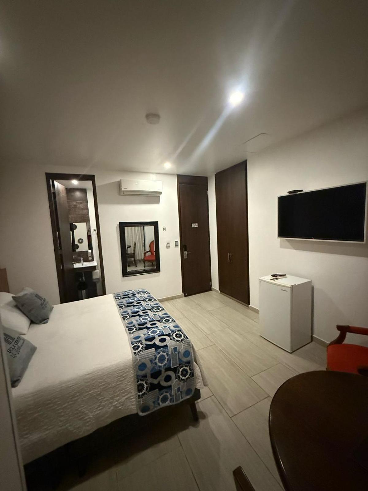 Hotel Ucla Center Βαγιεντουπάρ Εξωτερικό φωτογραφία