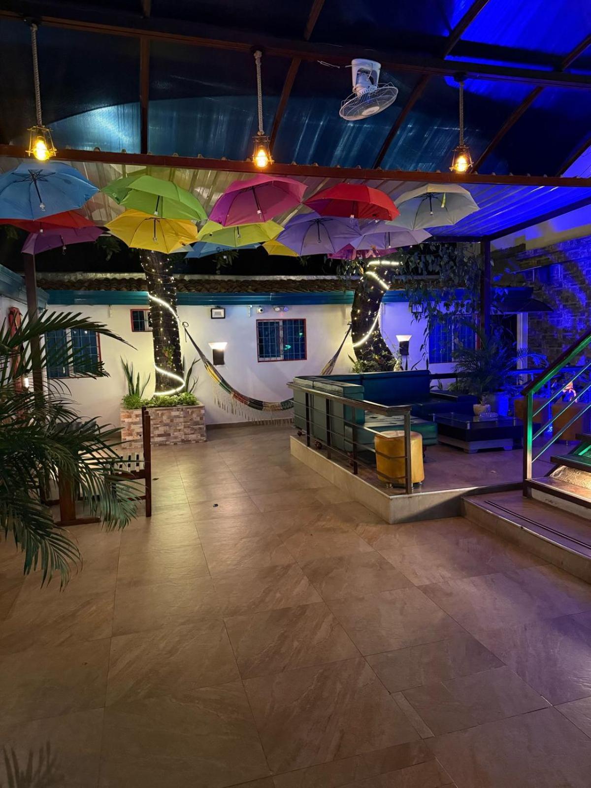Hotel Ucla Center Βαγιεντουπάρ Εξωτερικό φωτογραφία