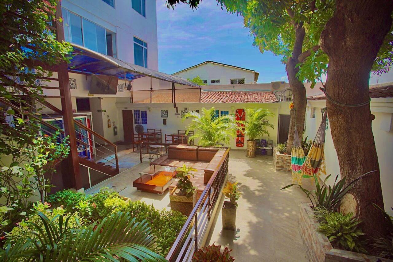 Hotel Ucla Center Βαγιεντουπάρ Εξωτερικό φωτογραφία