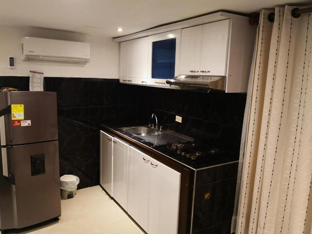 Hotel Ucla Center Βαγιεντουπάρ Εξωτερικό φωτογραφία